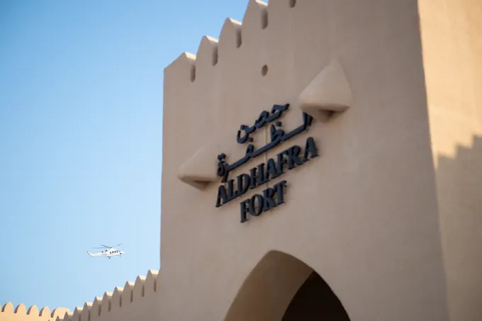 hamdan-bin-zayed-raises-uae-flag-at-al-dhafra-fort-to-mark-flag-day